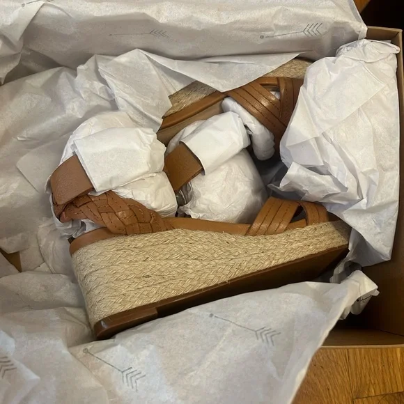 Frankie 4 Upton Sandals - Picture 2 of 5